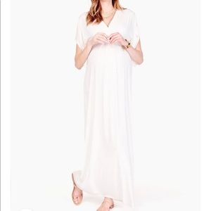 Ingrid & Isabel white maternity “kimono” dress